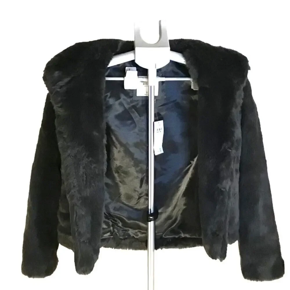 Abercrombie & Fitch Gray Cropped Plush Faux Fur Coat Women’s SZ S NWT